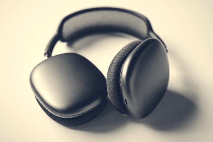 A New Approach for Album Reviews